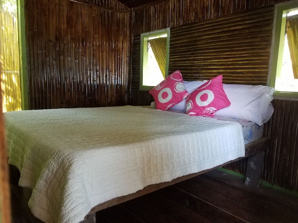 Standard Chalet, 1 Queen Bed, Balcony, Beachfront