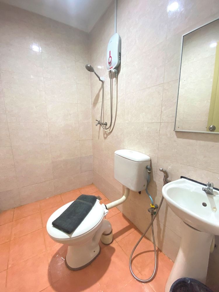 The Grand Hotel 2 Sandakan Triple Room, 3 Twin Beds 2