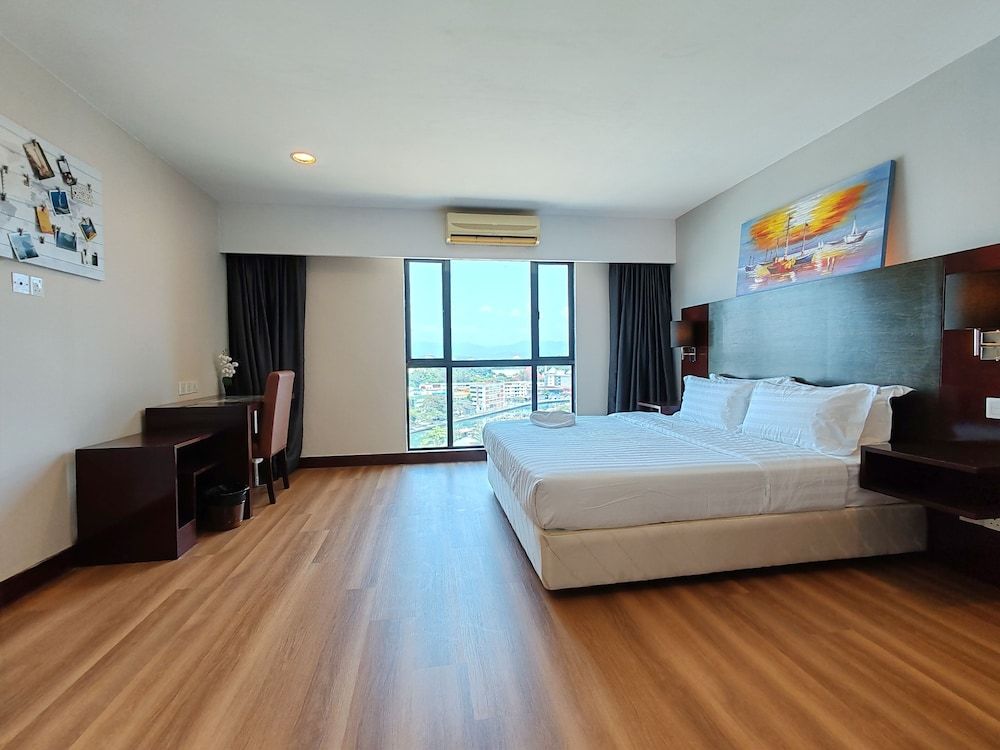 Family Apartments (Sunset)