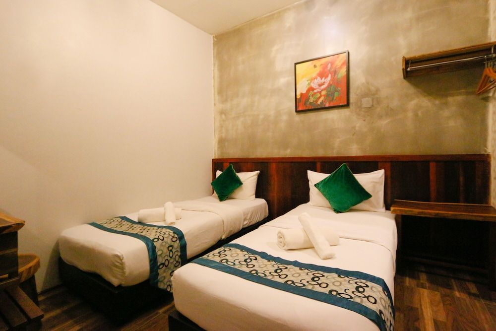 Anggun Hotel Superior Twin Room 2