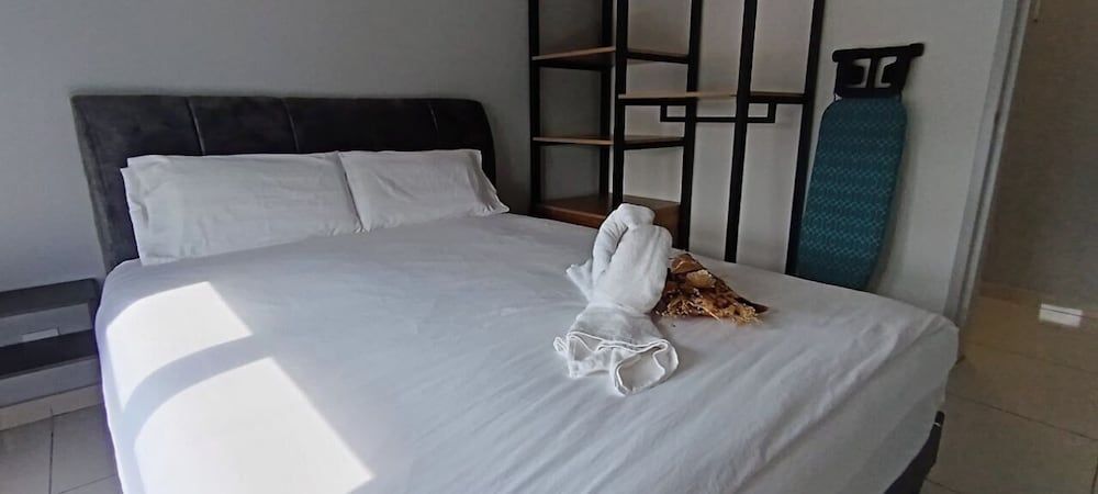 Deluxe Apartment, City View
