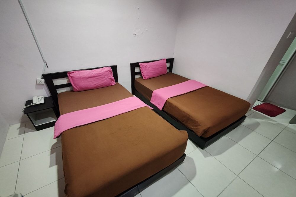 Hotel Kuang Hua Sitiawan Near To (UniKL-MIMET)