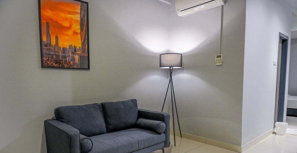 Edumetro  Subang Jaya Signature Studio 7