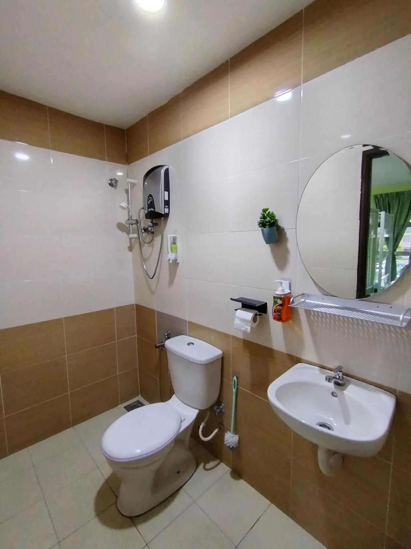 Hotel O Seremban Near SnowLim Wonderland Formerly M&N Hotel Suite family 2