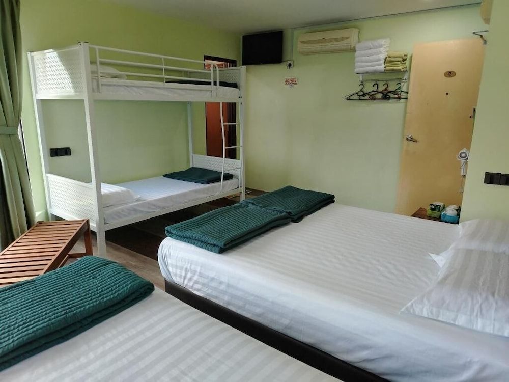 Hotel O Seremban Near SnowLim Wonderland Formerly M&N Hotel Family Bunk Suite - With Window 2