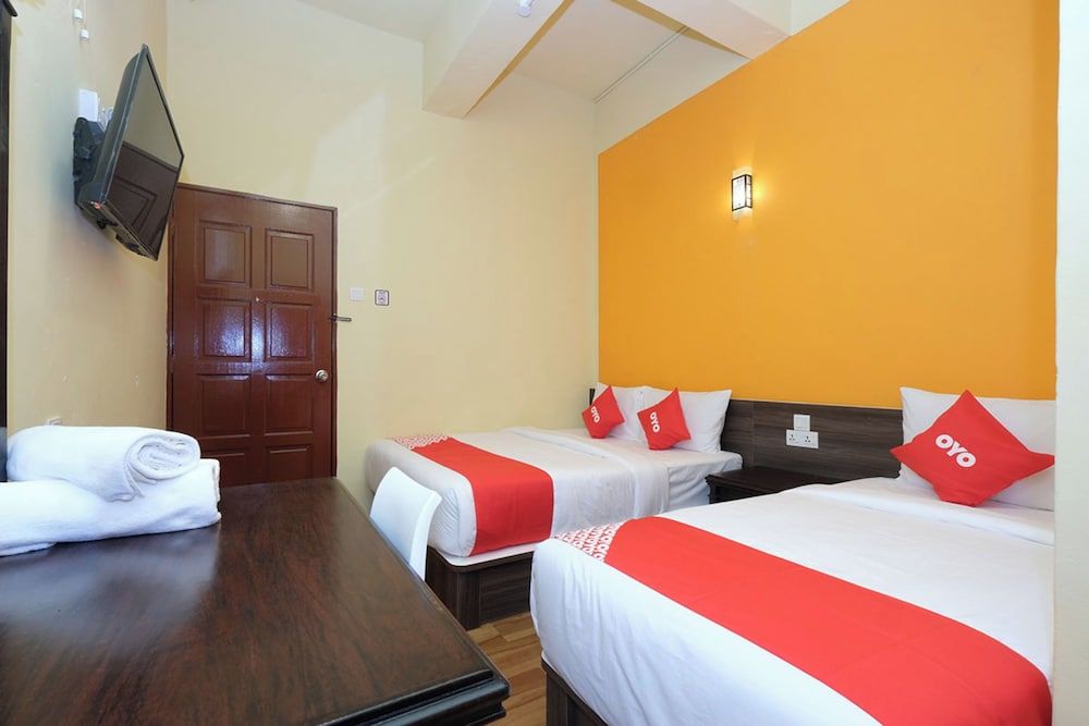Hotel Tudor Cameron Highland Signature Quadruple Room, 2 Double Beds, Private Bathroom 2