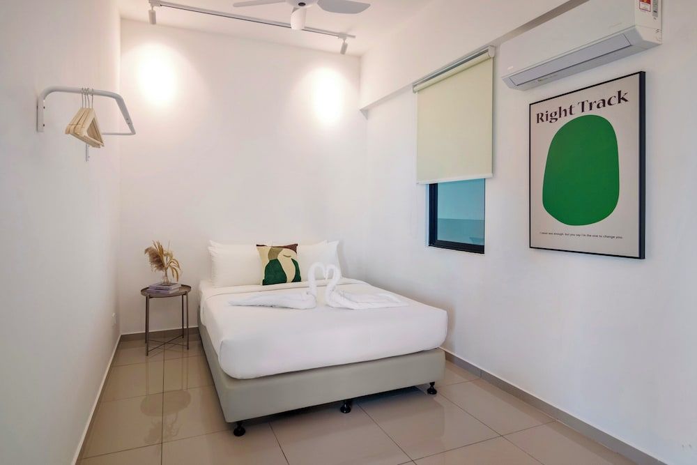 MARC Co - Living Comfort Apartment, 3 Bedrooms, Non Smoking, City View 7