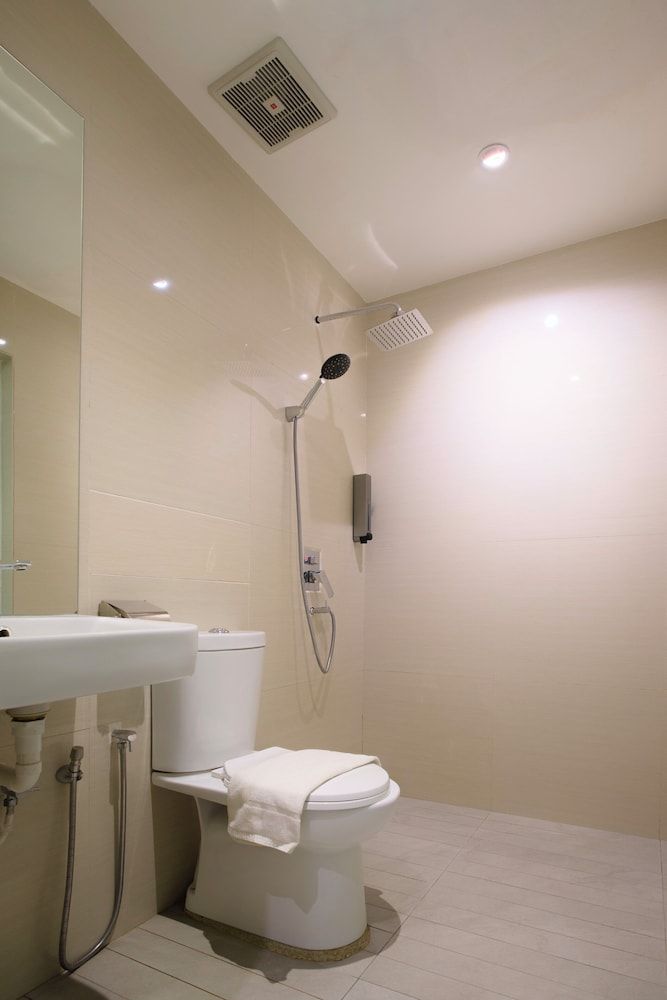 T Hotel Jalan Sultanah Standard Double Room, 1 Double Bed, Non Smoking 4