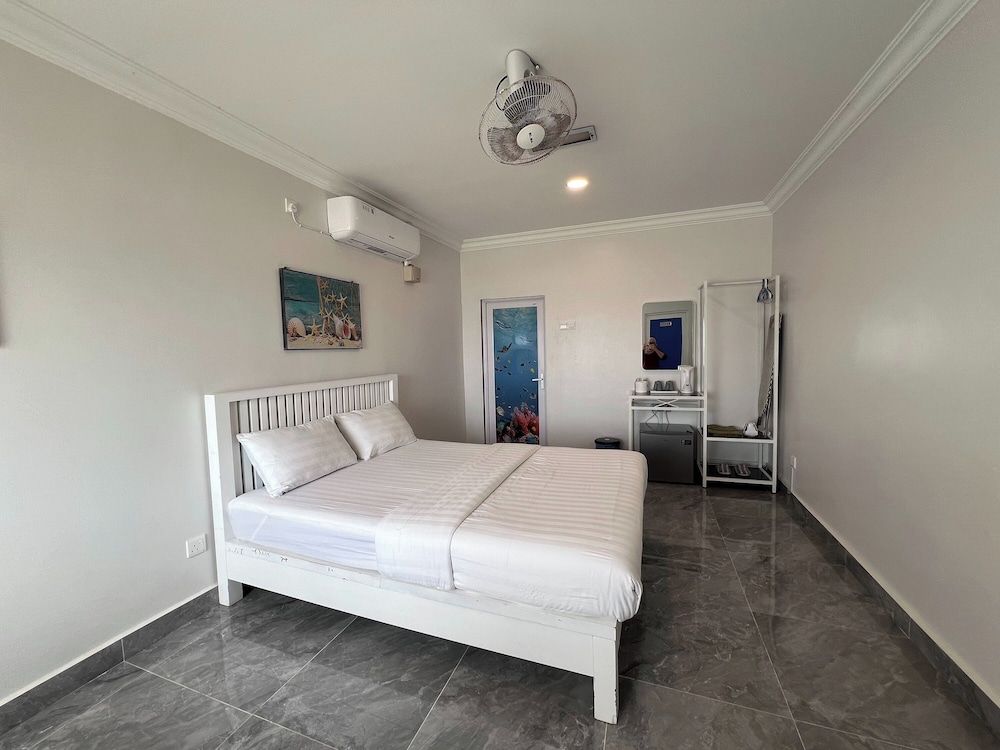 Coastal Bay Dungun Staycation Deluxe Double Room, Garden View 3