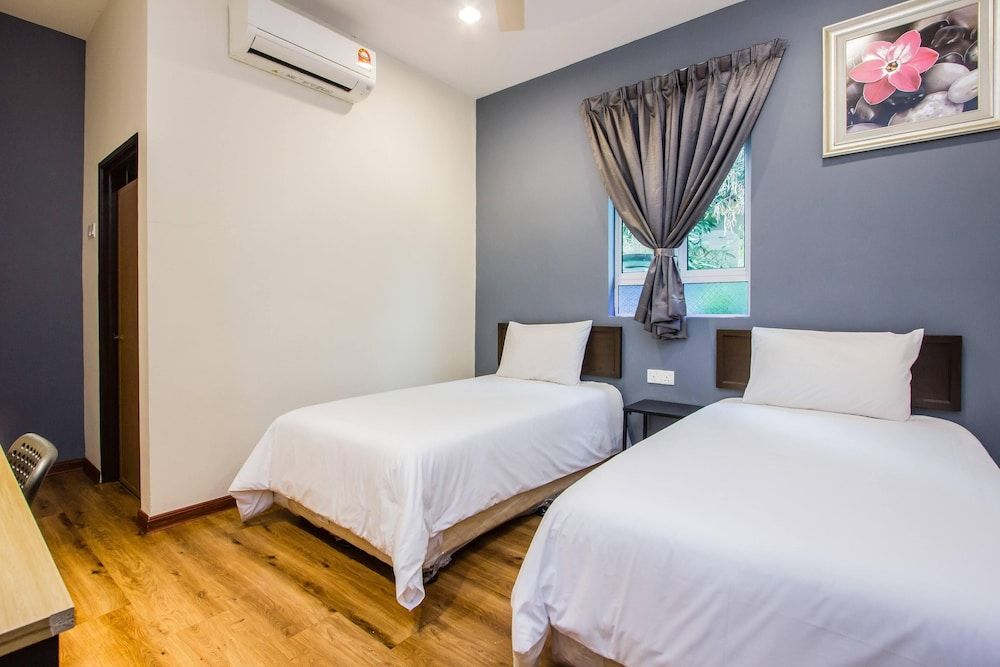 Surprised Homestay by uBook Superior Twin Room, Garden View 4