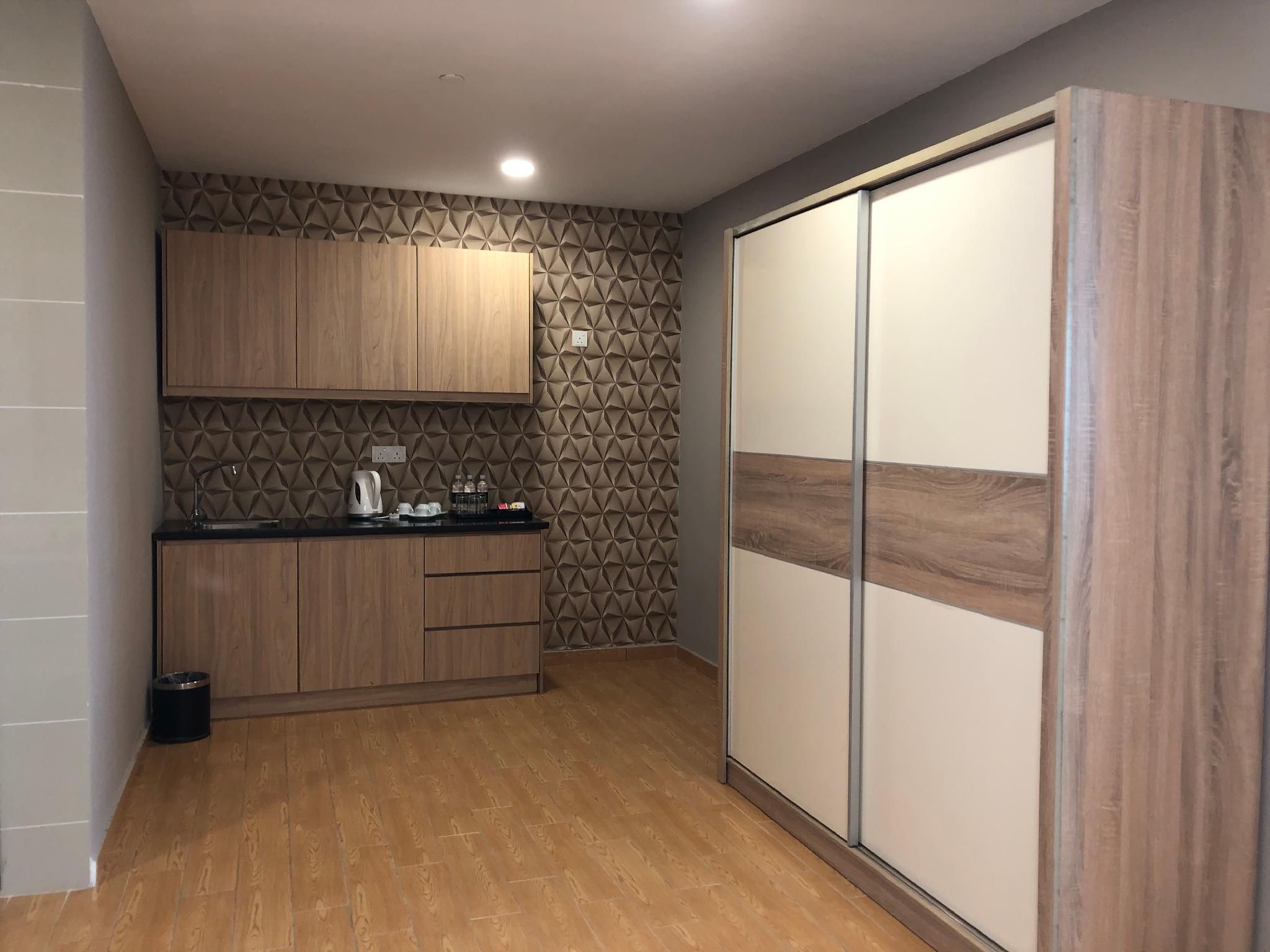 Executive Suite - 1-Bedroom + 1 Living Room