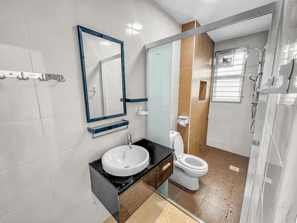 4 Bedroom Landed House Deluxe House, 4 Bedrooms, Non Smoking, Balcony 4