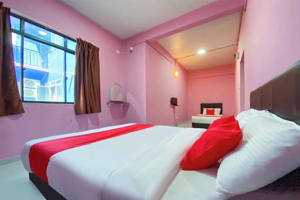 Coop Hotel Kangar Premium Triple Room 6
