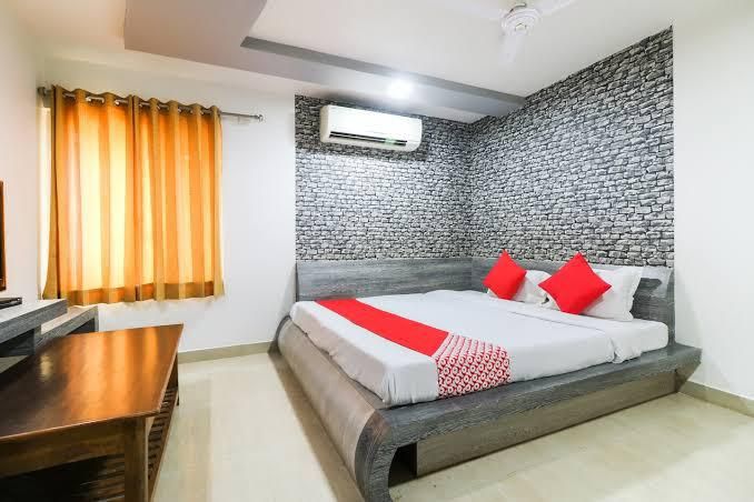 Ratan Royal inn Deluxe Room 2