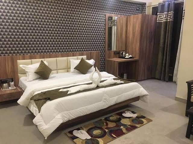 Ratan Royal inn Deluxe Room