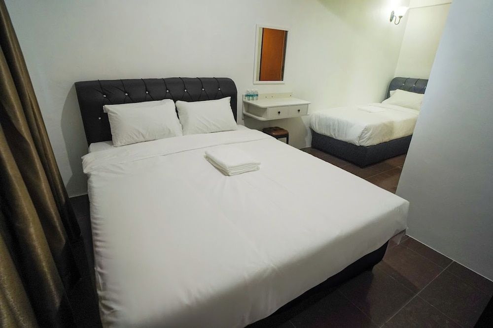 B Link Hotel Family Triple Room 3