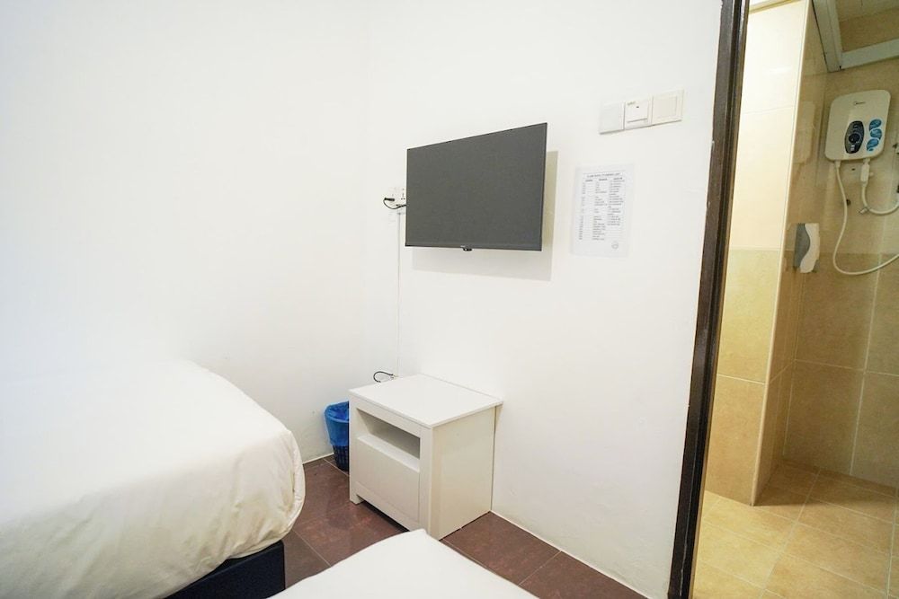 B Link Hotel Basic Twin Room 10