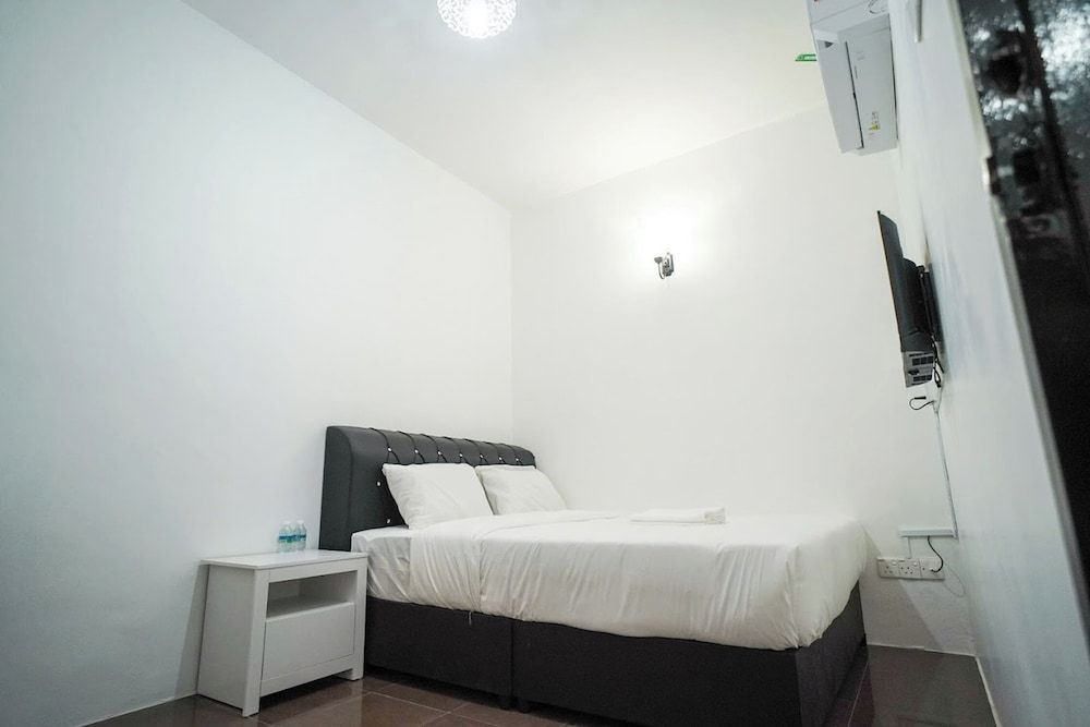 B Link Hotel Standard Double Room 4