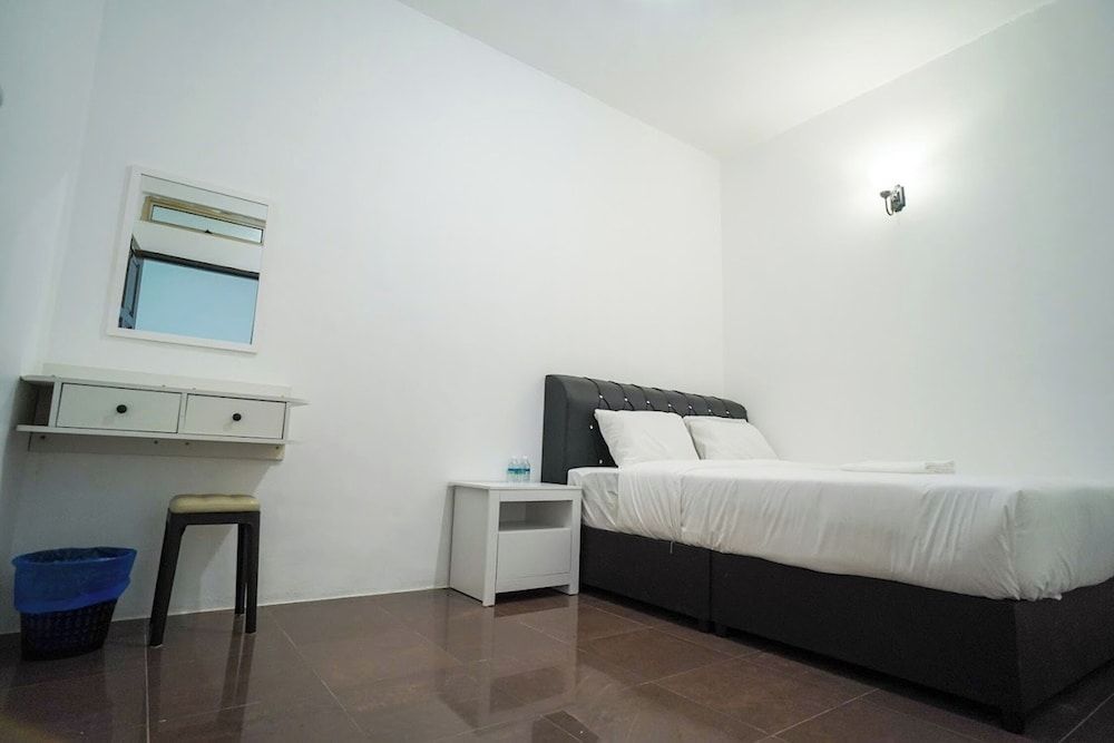 B Link Hotel Standard Double Room 2