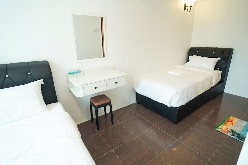 B Link Hotel Family Triple Room