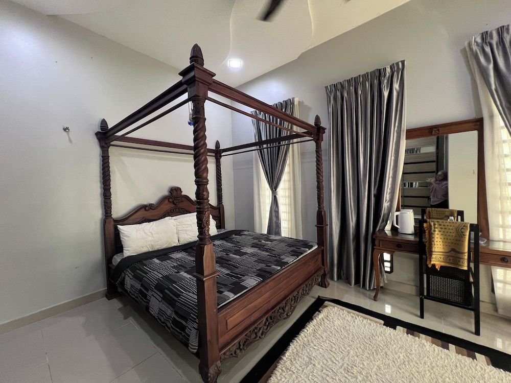 Nurbayu Chalet, Kemaman Deluxe Room, 1 King Bed 4