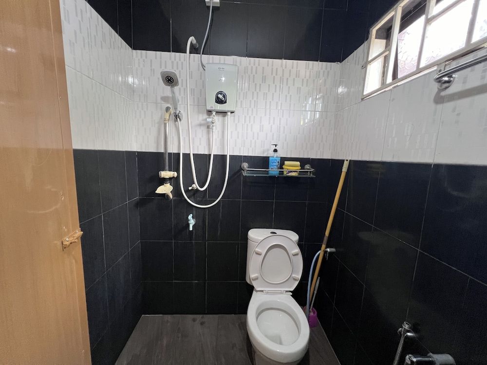 Nurbayu Chalet, Kemaman Deluxe Room, 1 Queen Bed 6