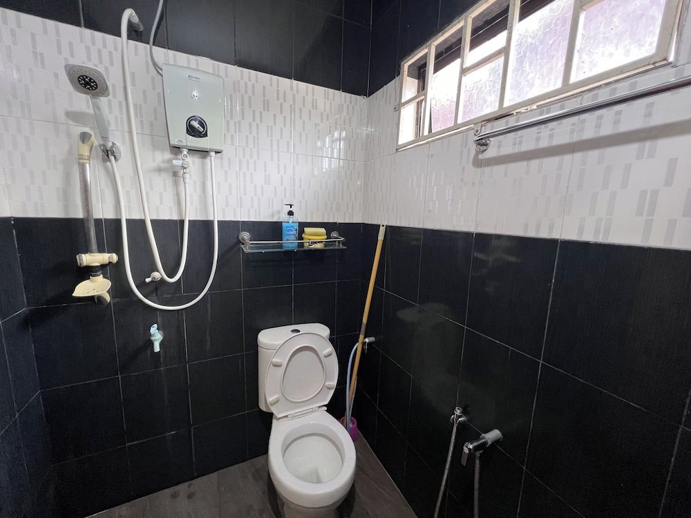 Nurbayu Chalet, Kemaman Deluxe Room, 1 Queen Bed 7