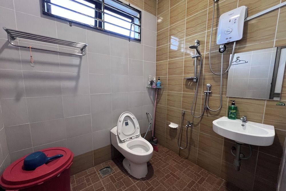 Nurbayu Villa (3 and 4 bedroom Villa) Kemaman Villa 10