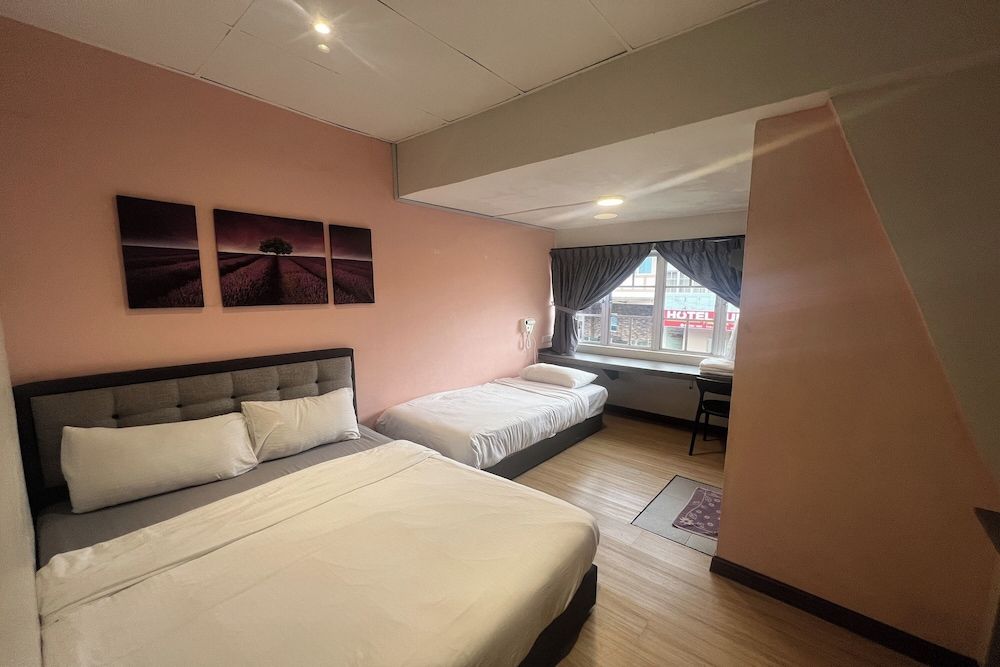 Moon Hotel, Cameron Highlands Triple Room 2