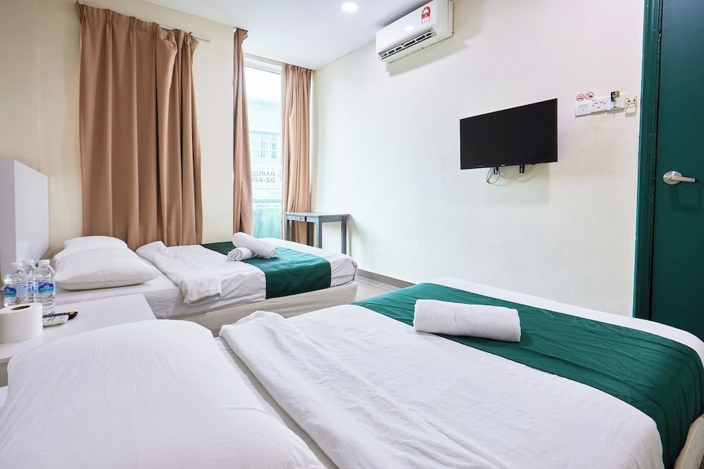 Fast Hotel Sri Gombak Triple Room, City View 2