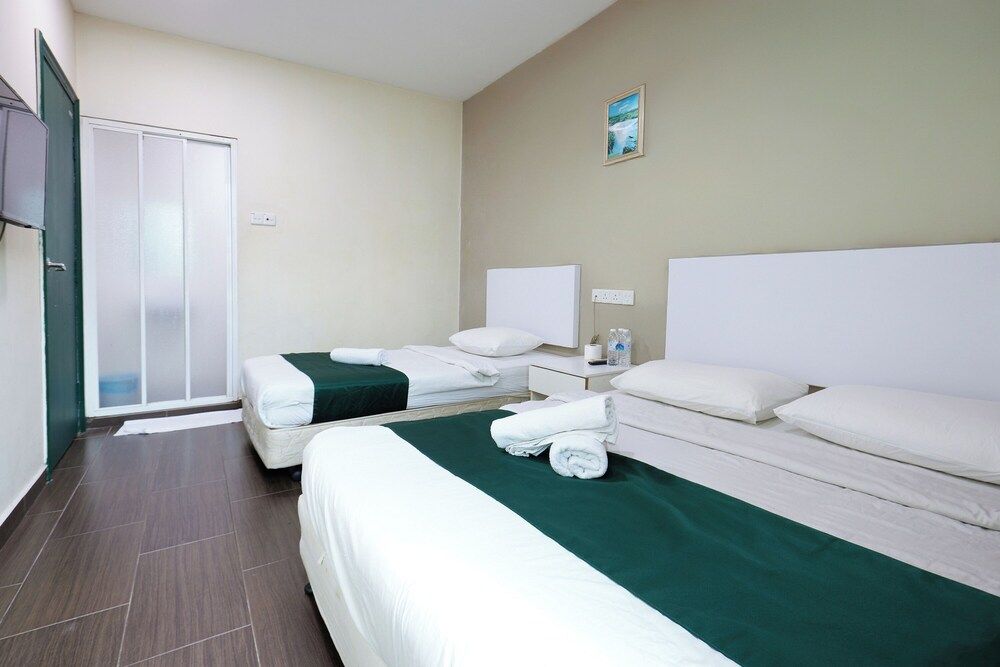 Fast Hotel Sri Gombak Triple Room, City View