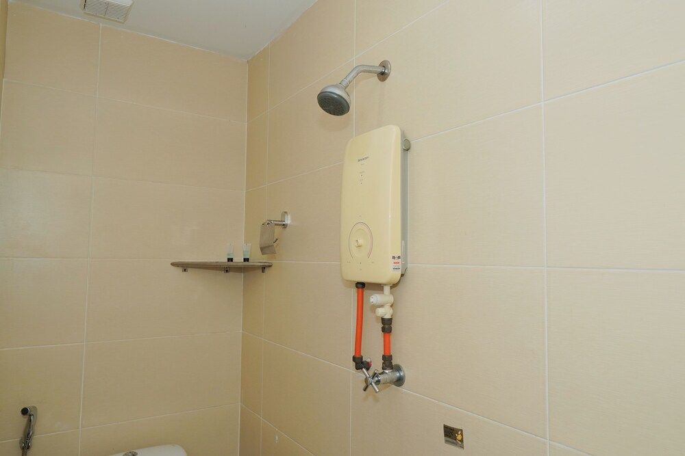 Hotel Shlyo Deluxe Double Room 5