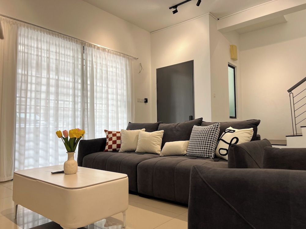 Corner House Puchong 18 pax Kid BBQ Family House, Patio, Corner 37