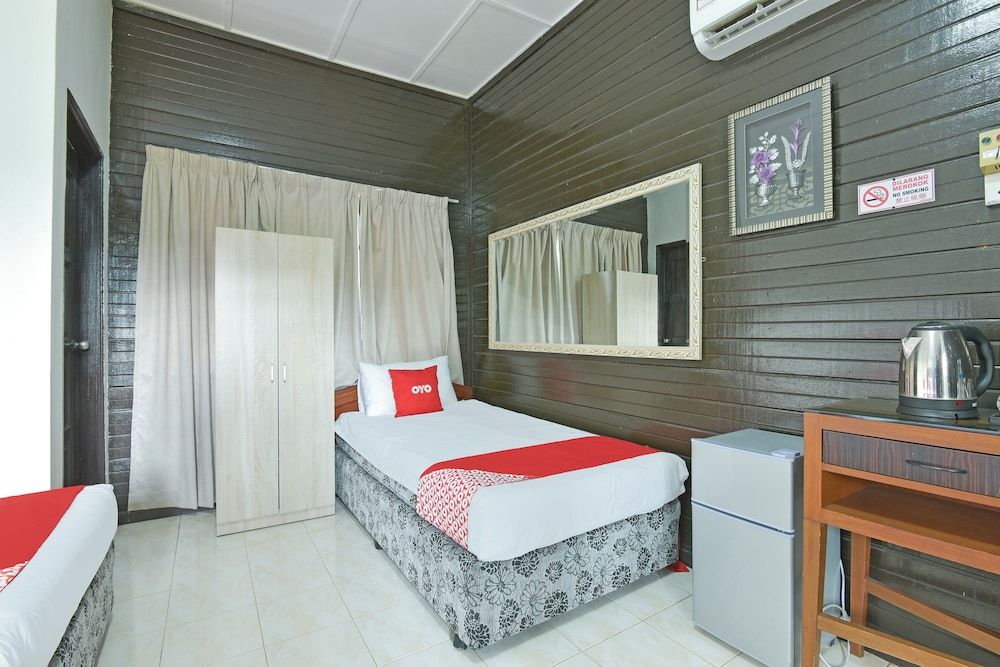 Hotel O Asiacamp Resort National Park Kuala Tahan Superior Triple Room 4