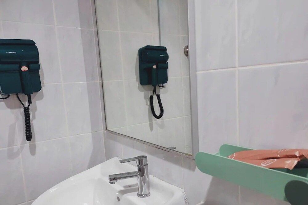 Br Parklands Hotel Standard Single Room 5