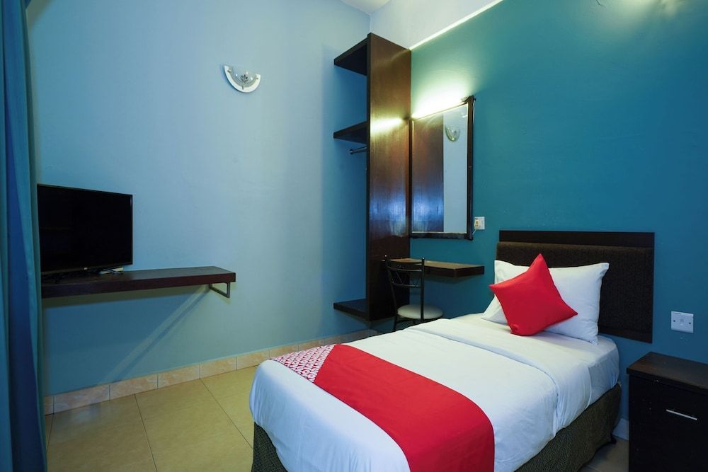 Dancenter Near Shell Jalan Iskandar Shah, Orchard Superior Suite 4