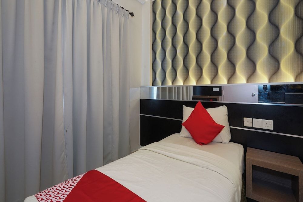 Dancenter Near Shell Jalan Iskandar Shah, Orchard Deluxe Twin Room 3