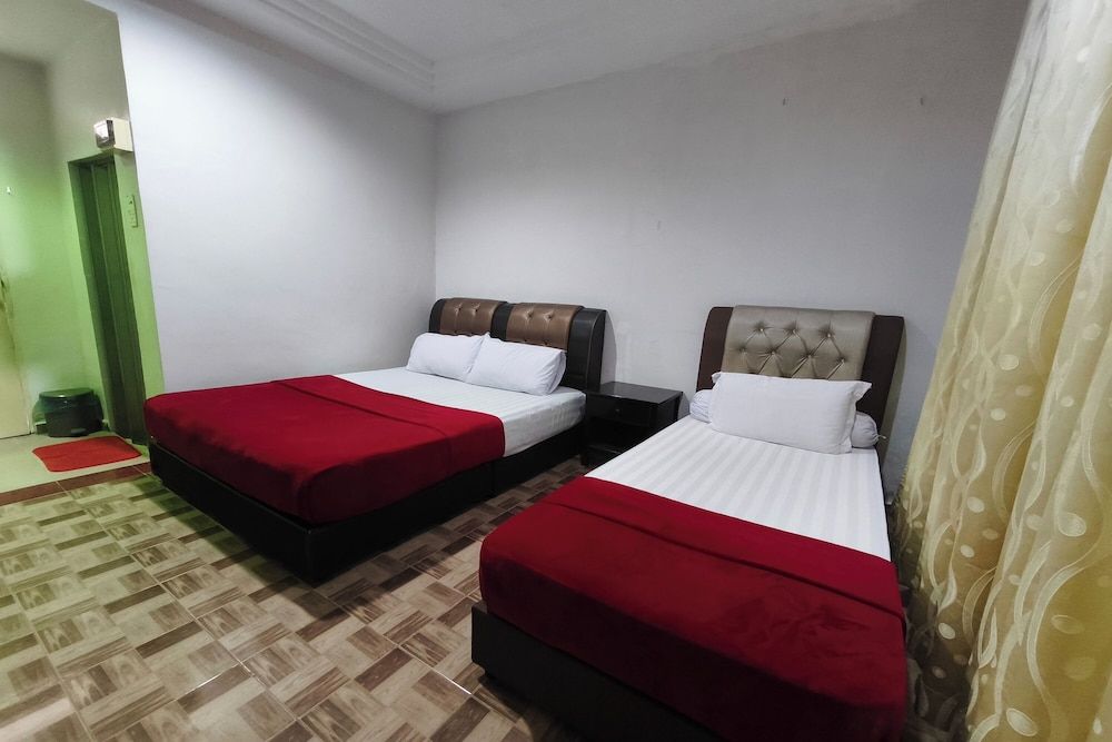 Darul Salam Inn Family Room 5