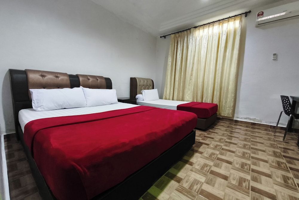 Darul Salam Inn Family Room 2