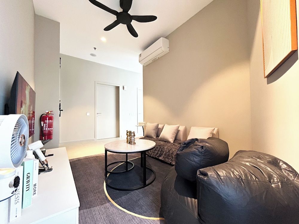 The Paxtonz by Manhattan Group Apartment, 2 Bedrooms 32