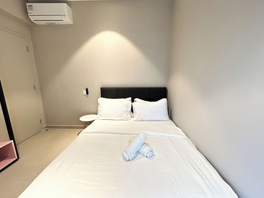 The Paxtonz by Manhattan Group Apartment, 2 Bedrooms