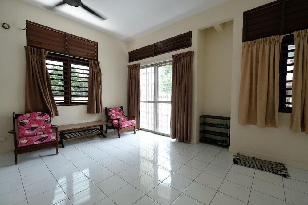 Comfortable Homestay in perai Comfort House, City View 8