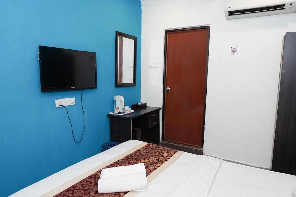 Hotel Shri Putiri Deluxe Double Room 5