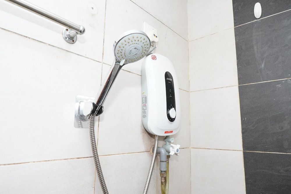 Hotel Shri Putiri Deluxe Double Room 3