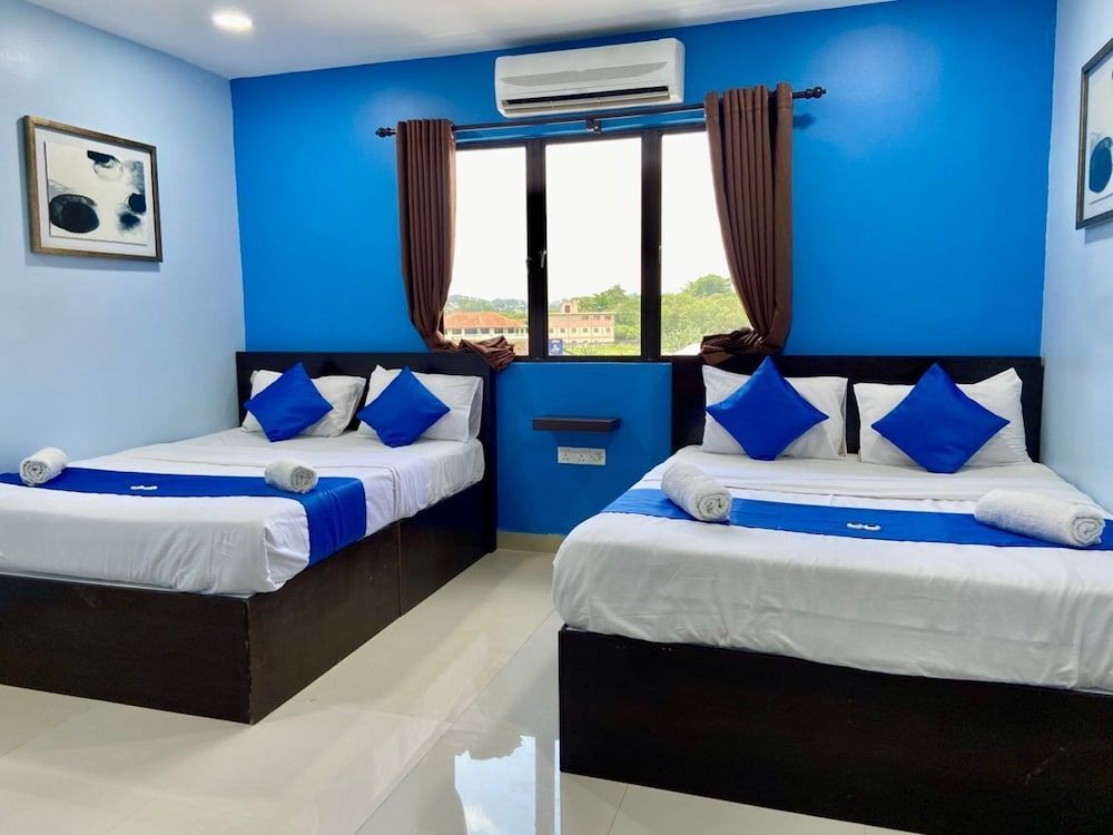 Royals Star Hotel Family Room 3