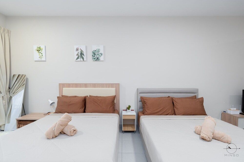 Deluxe Studio, 2 Queen Beds, Balcony, City View