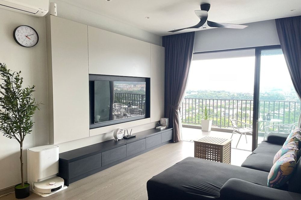 Deluxe Apartment, 3 Bedrooms, Balcony, City View