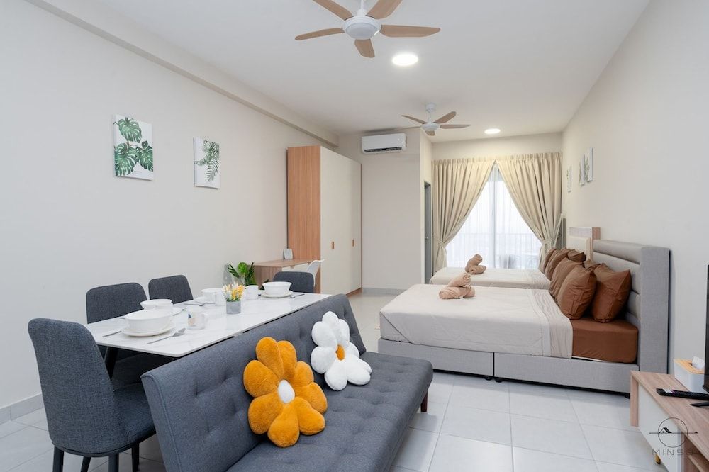 Deluxe Studio, 2 Queen Beds, Balcony, City View