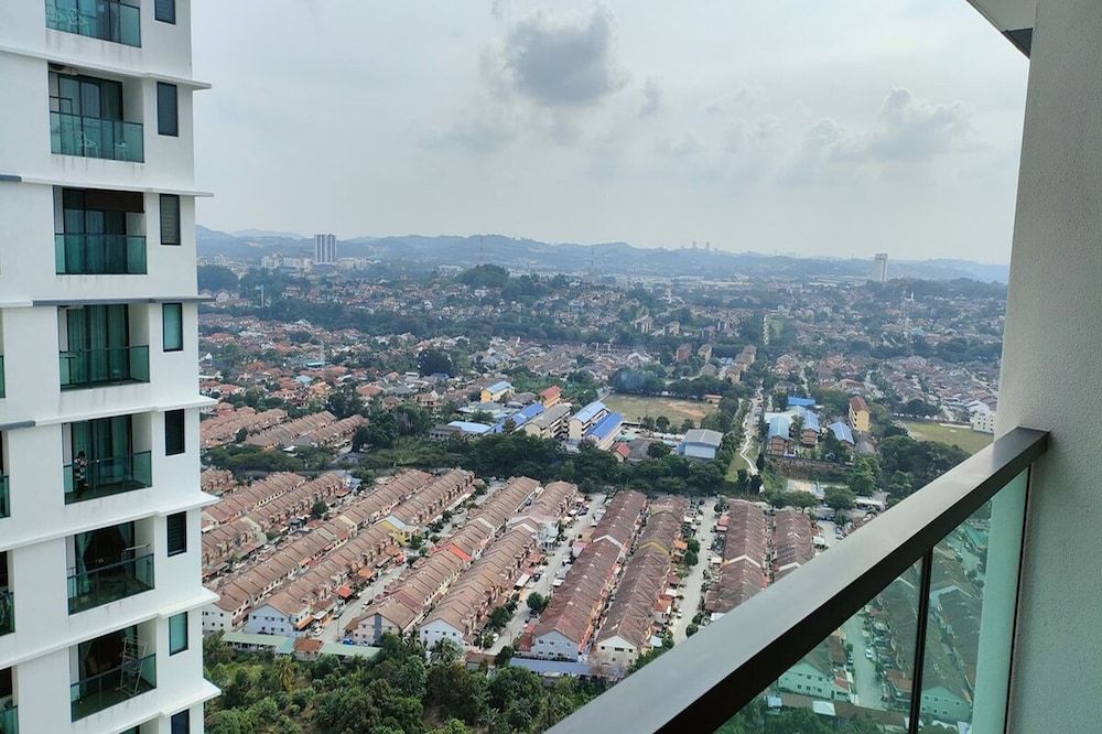 Superior Studio, 1 Queen Bed, Balcony, City View