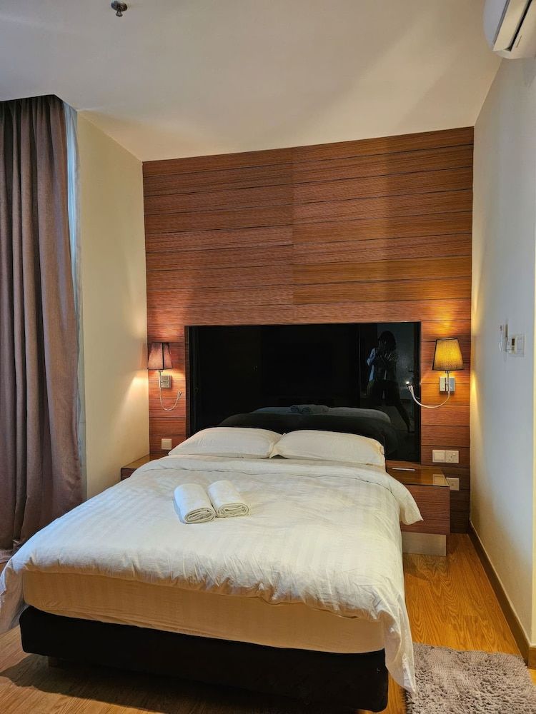 Deluxe Apartment, 2 Bedrooms, Balcony, City View